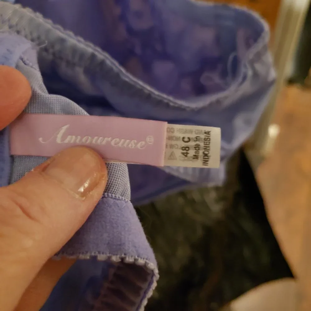 Bras - Picture 5 of 10